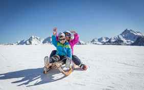 Rodelspaß - Foto: Gert Pöder